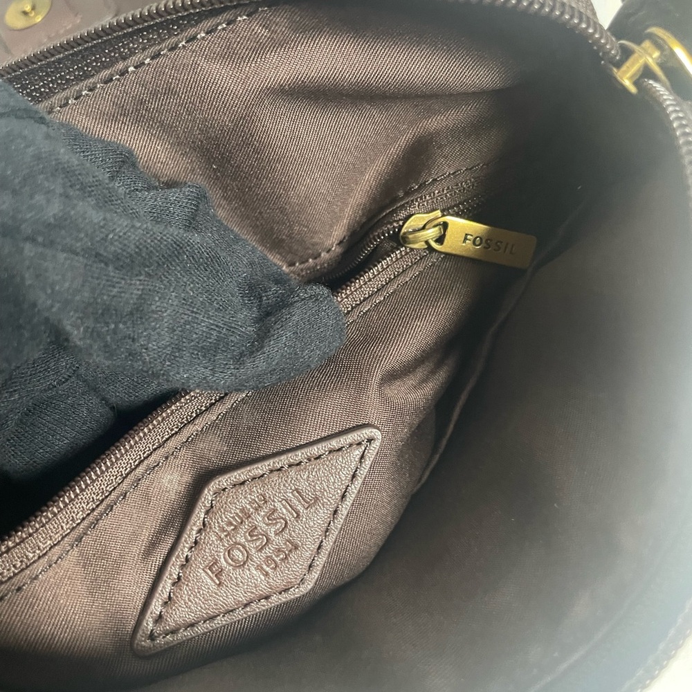 Fossil Brown Croc-Embossed Leather Crossbody Bag - Picture 5 of 13